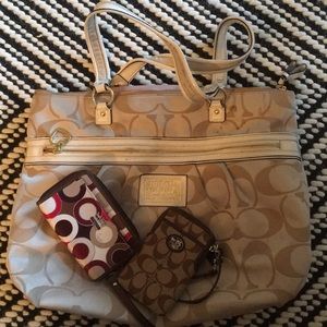 Coach bundle 1 large shoulder bag 2 wallets